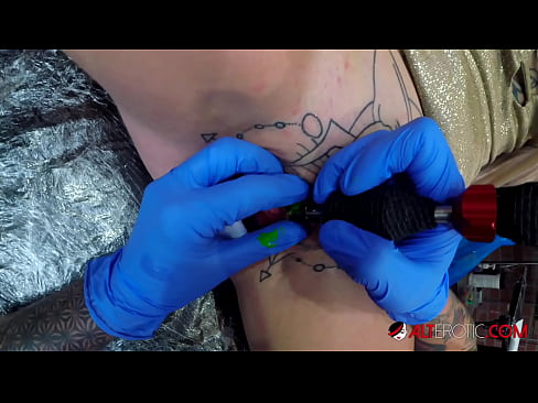 ❤️ La bomba Sully Savage, molt tatuada, es va tatuar al clítoris ️❌ Porno anal al ca.passiveincome1.ru